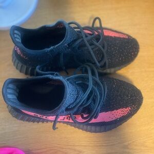 Yeezy 350 v2 size 7.5